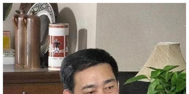 陨落之王出装攻略（完美出装攻略，带你征服陨落之王！）