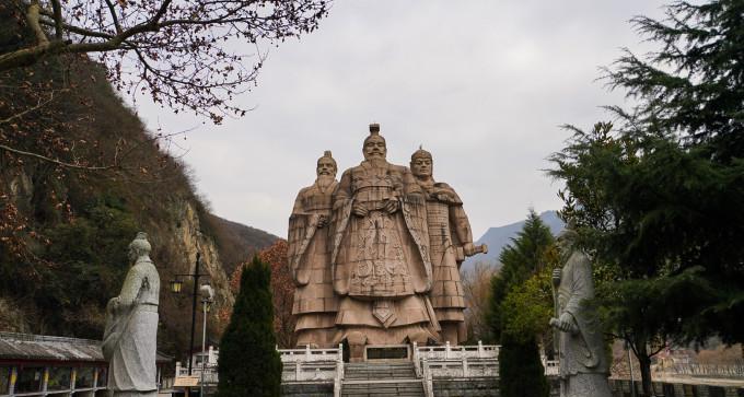 王者荣耀（打造无敌输出！暗度陈仓出装顺序一览）