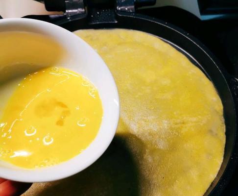 探秘可口的煎饼美味配方（用游戏感受烹饪乐趣，赢取舌尖惊喜）