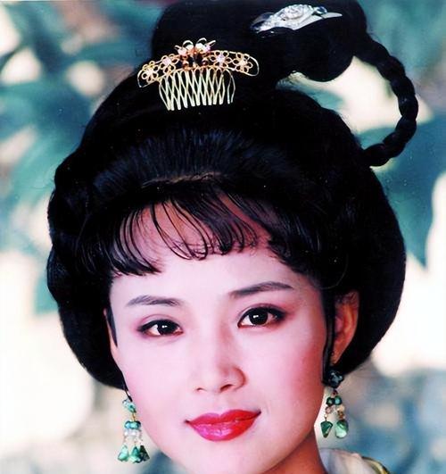 婉儿召唤神龙攻略（掌握关键装备，让婉儿成为绝世神龙！）