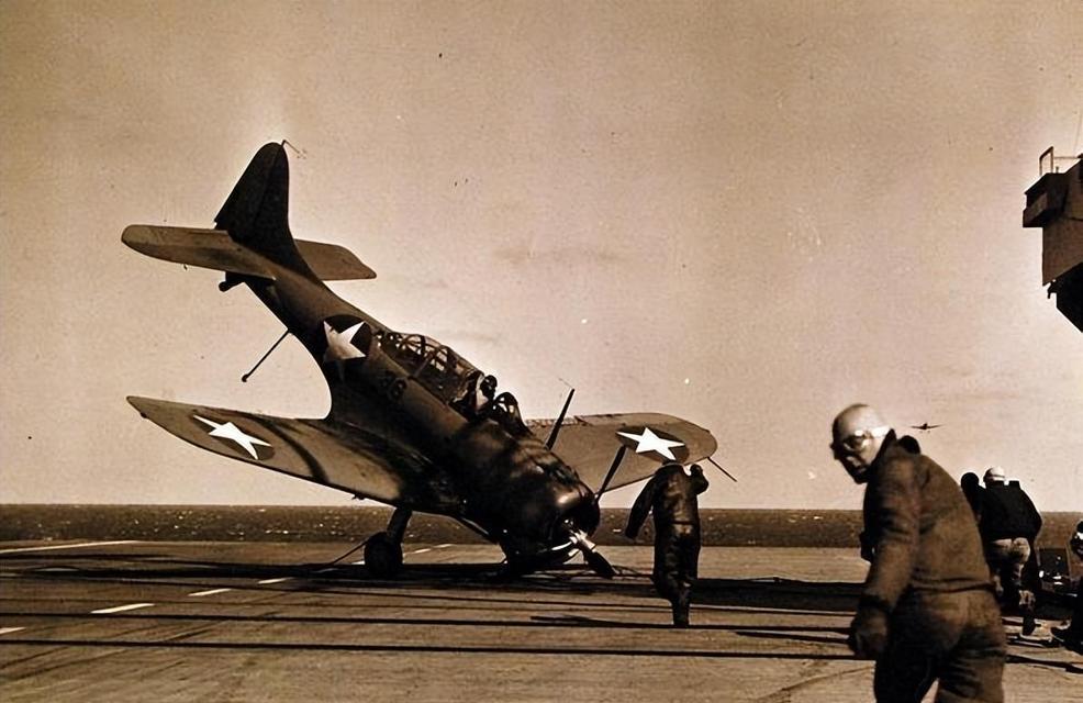 俯冲轰炸机攻略（俯冲轰炸机——战争中的利刃）