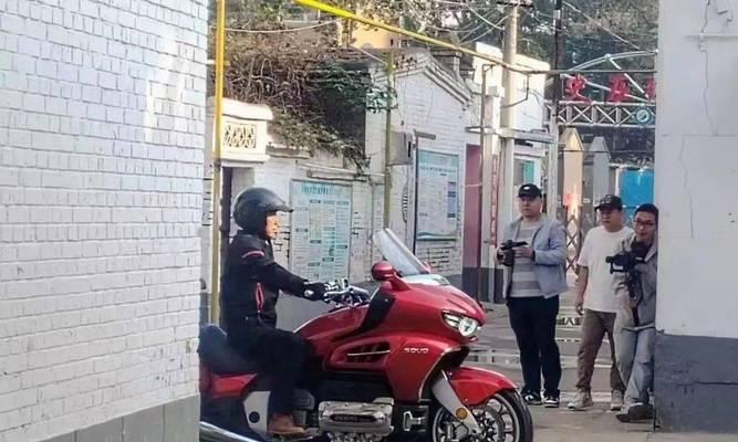 《巡航车撞火车游戏攻略》（体验刺激碰撞快感，成为巡航车之王！）