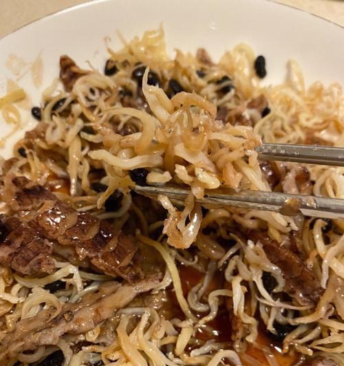 《明日之后》游戏攻略（从基础知识到实战技巧，带你轻松炸掉小银鱼！）