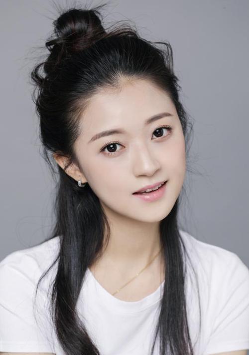 《圣诞恋歌出装攻略女神小姐》（让你的造型在圣诞夜闪耀登场！）