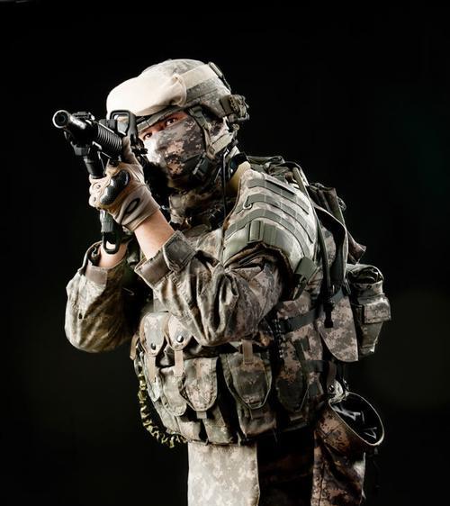 美军单兵野外装备全套（从头到脚，打造全方位作战防护）