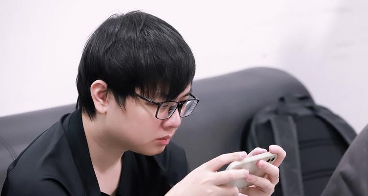 时光老头小丑出装攻略（大招时空之门为你打开全新玩法，成为小丑中的王者）