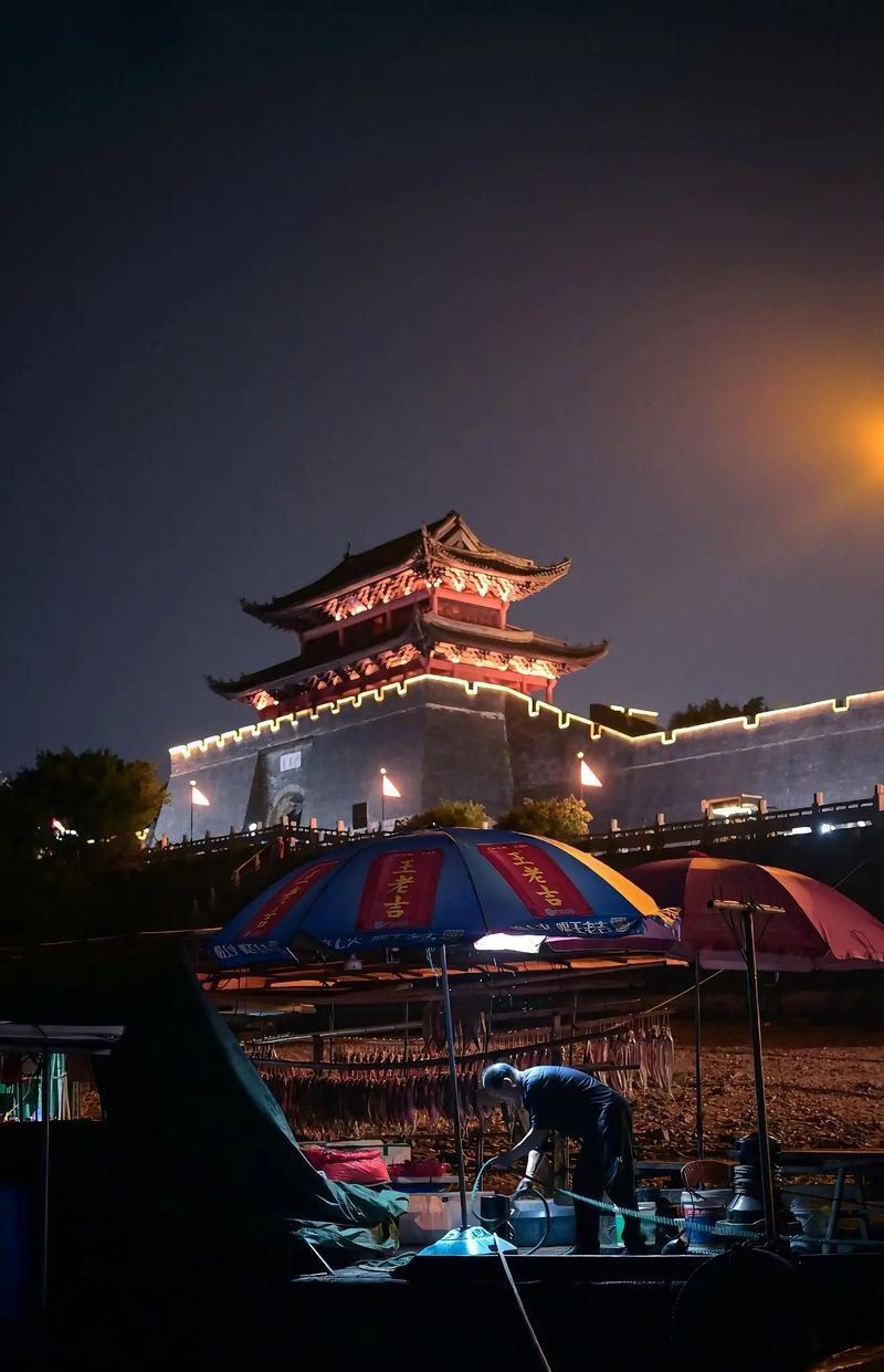 暗夜降临，英雄无畏（夜幕降临下的出装攻略）