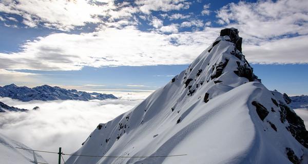 《雪山之巅出装攻略大全》（雪山之巅游戏装备选择及搭配技巧详解）