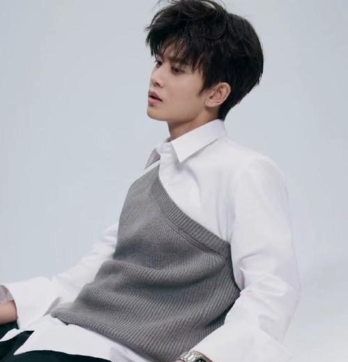 烈焰飞机出装最新攻略大全——征战天空的利器（绝佳配装让你飞得更高更远）