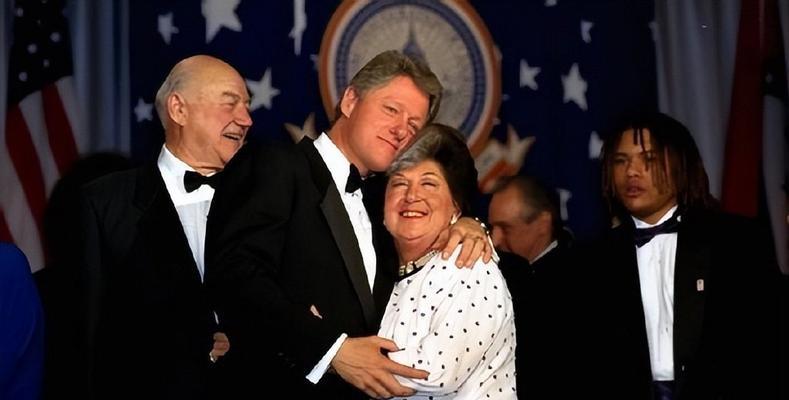 《燃烧王座》中的绝世女杰——吉妮（掌控火焰的女王，属性技能一览）