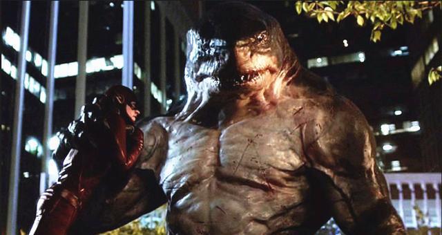 闪电鲨鱼出装攻略（以最新版为基准，助你在游戏中稳定胜利）