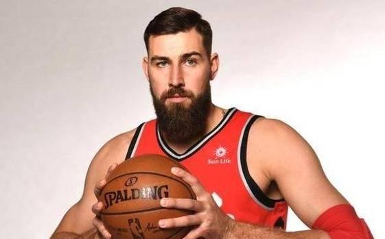 热火内线中锋出装攻略视频（掌握关键技巧，一统全场！）