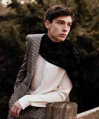 玩转男孩，捉弄模特攻略（如何通过巧妙手段捉弄模特，让男孩成为众人焦点）