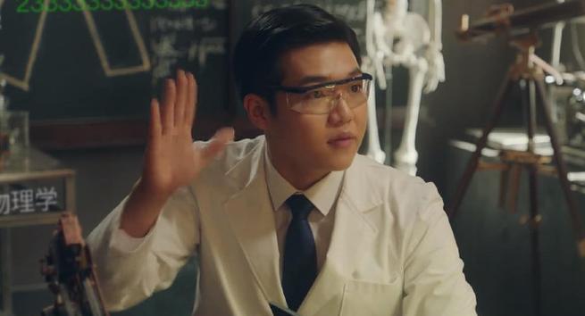 《以爱情公寓吃鸡出装攻略女》（解密爱情公寓中女角色的吃鸡出装技巧）