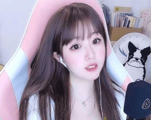 女主播攻略女主角，成就人生巅峰（聪明、自信、勇敢，成为女主角的关键）