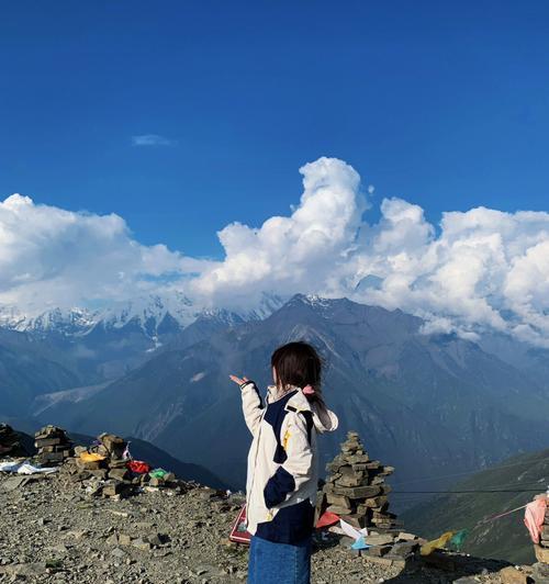 雪山之巅出装教学攻略（打造无敌装备，称霸雪山之巅的最新攻略大揭秘）