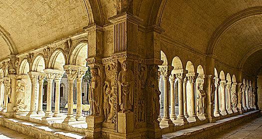 阿尔卑斯怪兽出装攻略大揭秘（解析最强阿尔卑斯怪兽装备搭配，让你登顶荣耀巅峰）