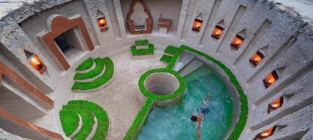 泳池逃生攻略（通过1-4级攻略，掌握泳池逃生的关键要点）