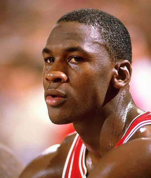 变态魔术师出装攻略最新（揭秘变态魔术师的无敌装备，让你战胜一切对手！）