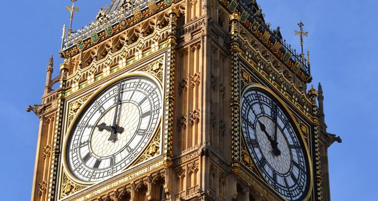 探寻伦敦标志性建筑大本钟的魅力（畅游伦敦城，领略大本钟的历史与美景）