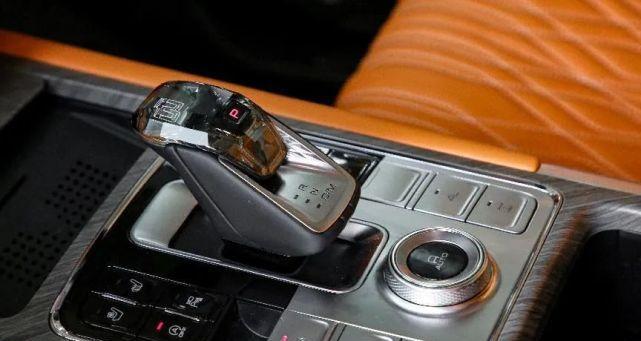 暴徒岛力士攻略（掌握战术技巧，成为终极玩家）