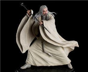 白袍巫师出装攻略（白袍巫师如何根据不同情况选择合适的装备，提升战斗能力？）