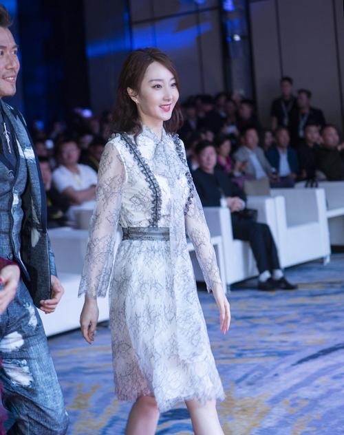 破战之战出装攻略（全方位解析狂战士出装策略，让你成为无敌战神！）