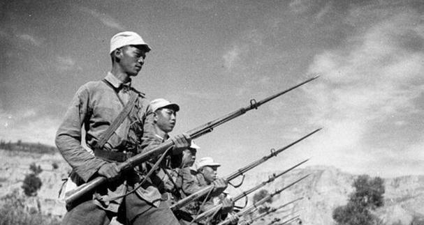 攻略军火库装备顺序（揭秘最佳出装策略，助你游刃有余征战沙场）