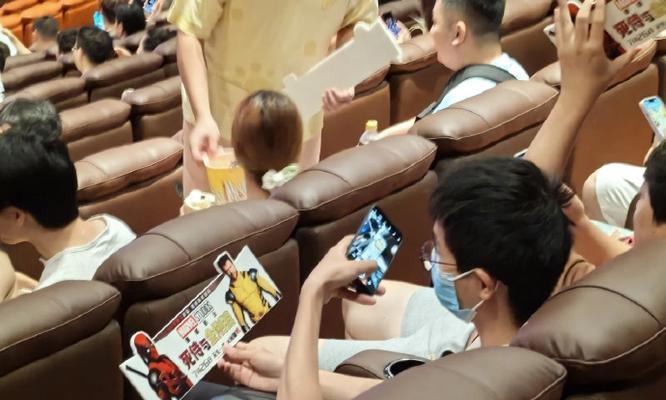 《无限火力出装攻略，带你玩转漫威英雄》（打造完美装备搭配，让你的英雄无敌！）